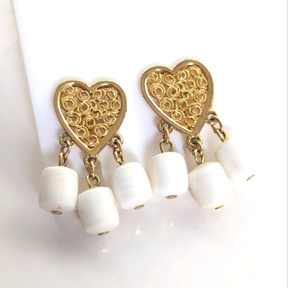 Vintage Gold Tone Swirl Filigree Heart Dangle Tassel Chacha Clip On Earrings